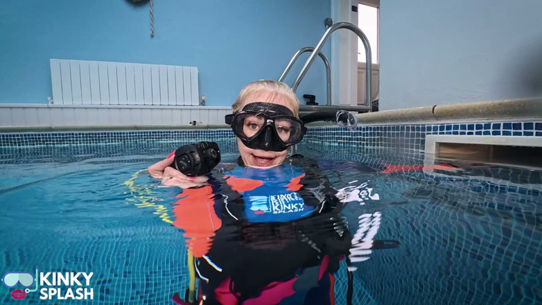 UKCuteGirl Lucy Lauren: Scuba Retreat Day 2 - Sneaky Sparkly Plug Spotted by My Instructor