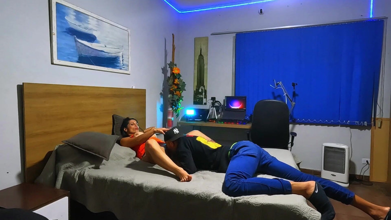 NatzinhaMorena: Rehat makan malam: dia mahu duduk di atas zakar saya...