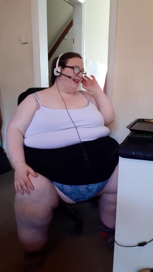 SSBBWLadyBrads: Awek montel super saiz menikmati donat daripada bosnya