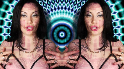 Goddess Misha Goldy: 我可以帮助你永远退出调教！但我不会！感觉真好！你不想离开它