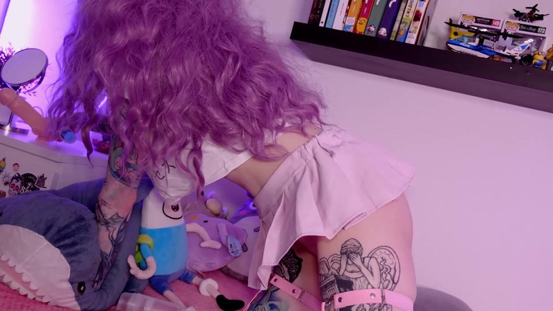 Eva Barbie: 我操了我的继女因为不上大学