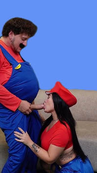 Super-mario-girl Gibt Ihre Enge Muschi Zum Blowback, Damit Er Prinzessin Peach Vergisst
