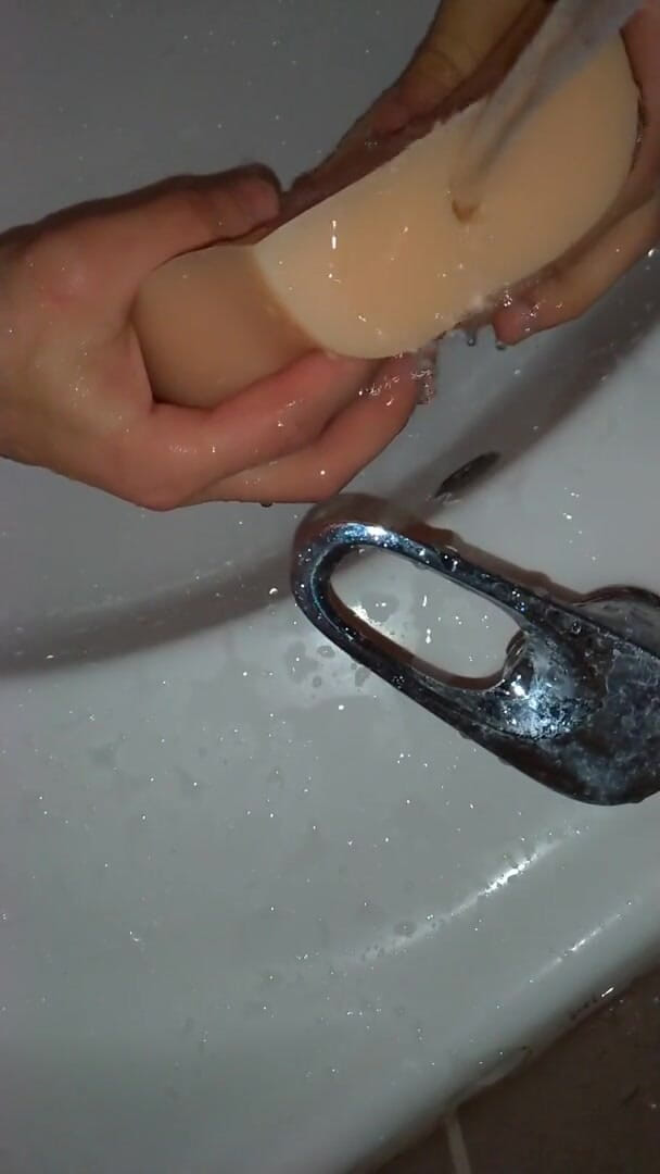 Kadir Reis: How to clean the sex toy
