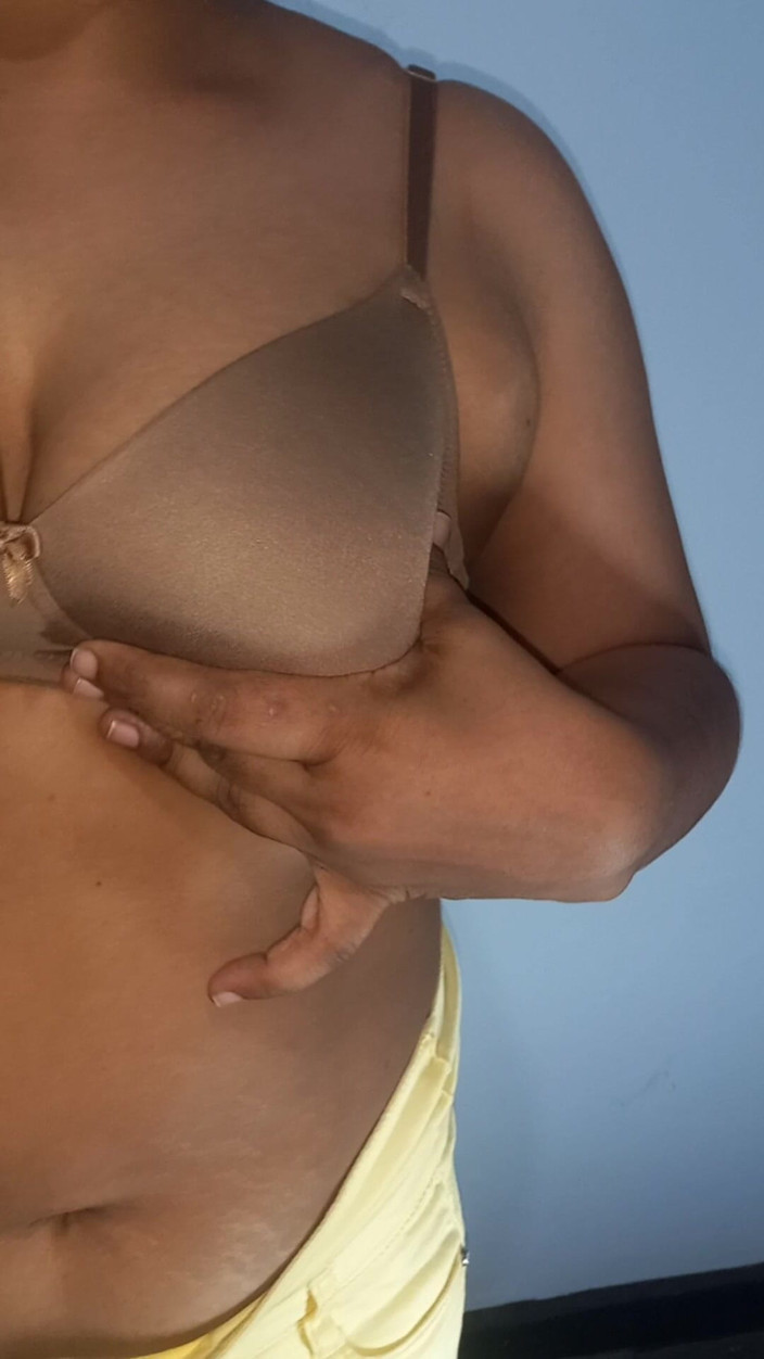 Prabahotsl: Sri Lanka- cuerpo perfeto, grandes tetas