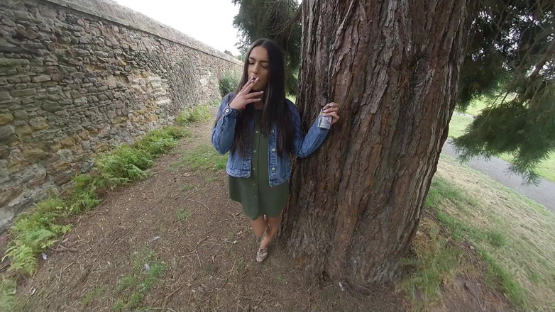 VR smokers HD-2D Videos Only: Người mẫu Kim - Cây sồi hùng mạnh