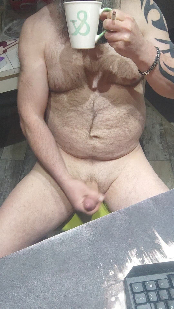 Wanker: Piju Ranní Kávu a Honím Si Péro