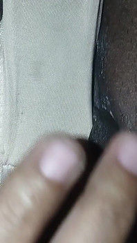 Awek viral Bangladesi di rumah berkongkek buatan sendiri dengan persembahan air mani dildo