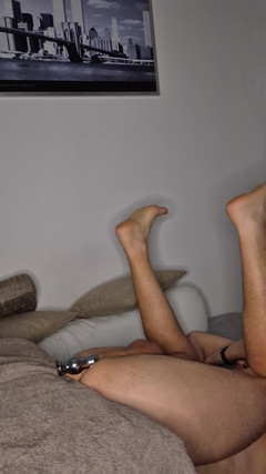 SFHarcerska: Masaj de prostată futându-i curul turnând lapte în cur