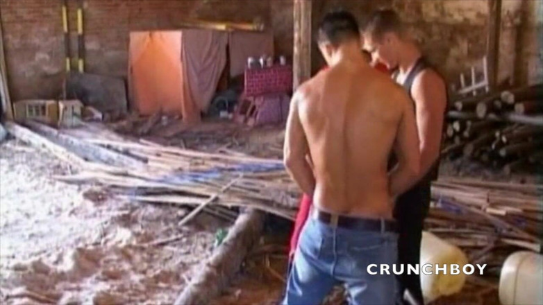 BAREBACK ORGY CLUB: Pesta seks di ladang dengan eboys otot telanjang