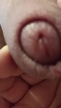 Dia Diperintahkan Untuk Tidak Berdiri Dan Tidak Keras