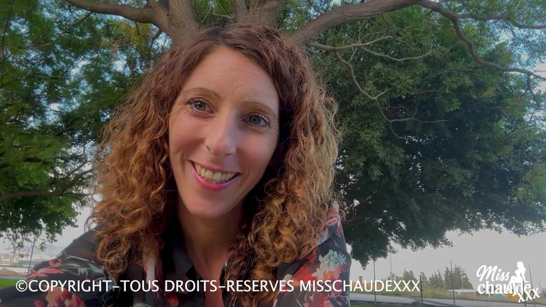 Misschaudexxx: Misschaudexxx, 벤치에서 즐거운 나