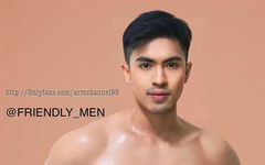 Army Esmun studio: शॉवर लें