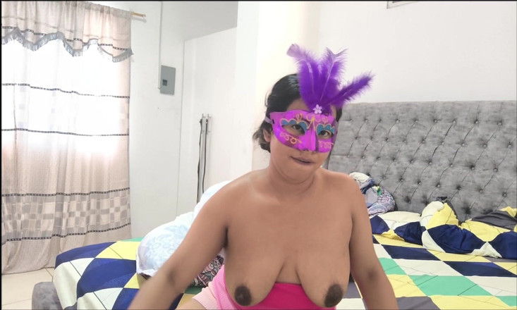 PATY PATY: Latinskoamerická mexická žena chce být ukřižována a ošukána velkým ptákem