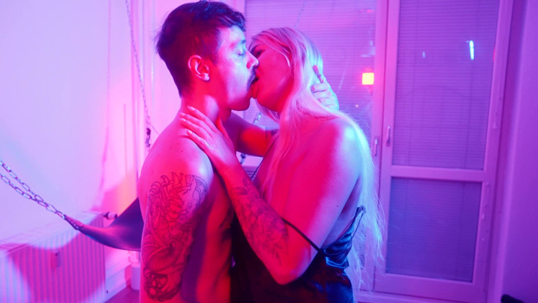 Kate Truu: Fisting dan crot di dalam memek super hardcore