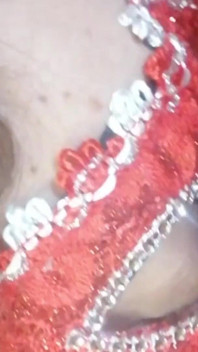 Godendosi il sesso orale, leccando, succhiando e facendo deepthroat.