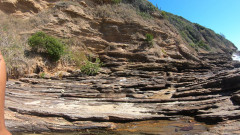 Candy Debby: 4K में समुद्र तट पर पेशाब करना