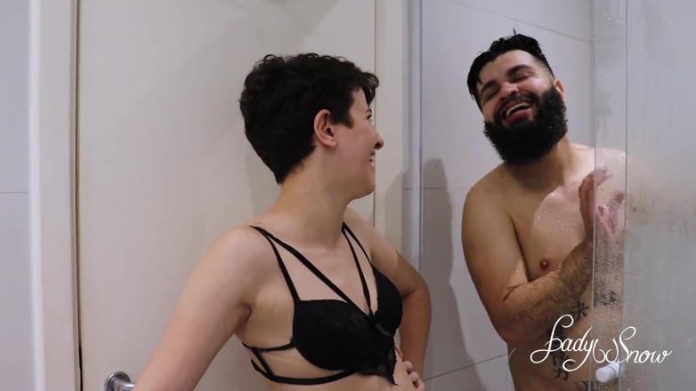 Lady Snow Brasil: Fucking the Ass of Two Young Babes in a Threesome
