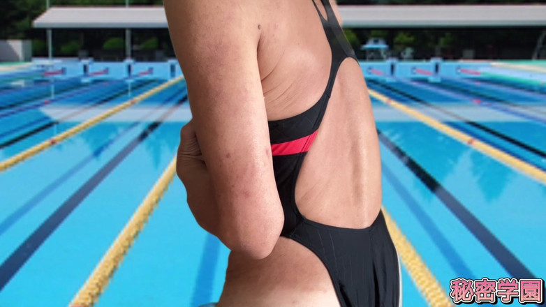 SecretGakuen: पुराना प्रतिस्पर्धी स्विमसूट इतना हाई-लेग और हाई-कट सीक्रेट एकेडमी था