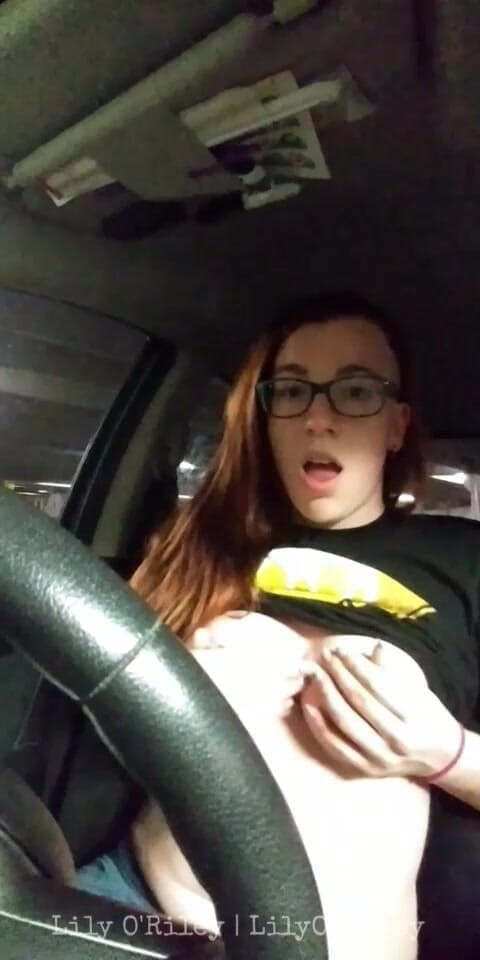 Lily O'Riley: Risky Parking Garage Clit Rubbing Car Masturbation