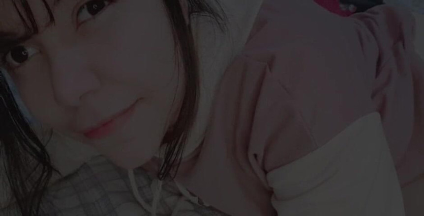 Hana Lily: Анальная игра с дилдо, я должен был положить много смазки, чтобы дилдо мог попасть в мою экстремально тугую задницу
