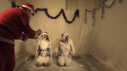 Gunked up girls: Christmas elves Lola and Jodie snow