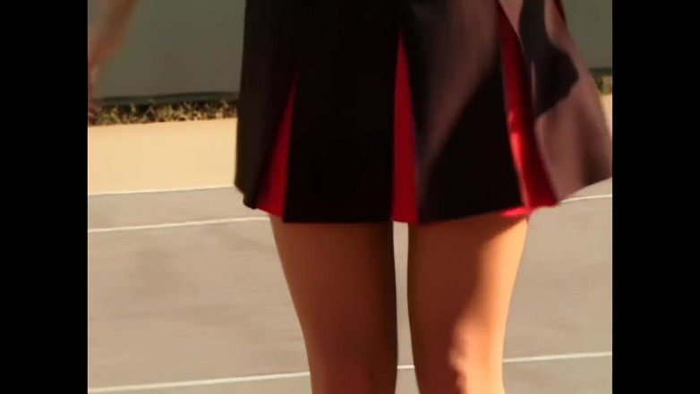 Pornobello: Venus: Dopo Il Tennis a Me Piace Leccare La Fica...