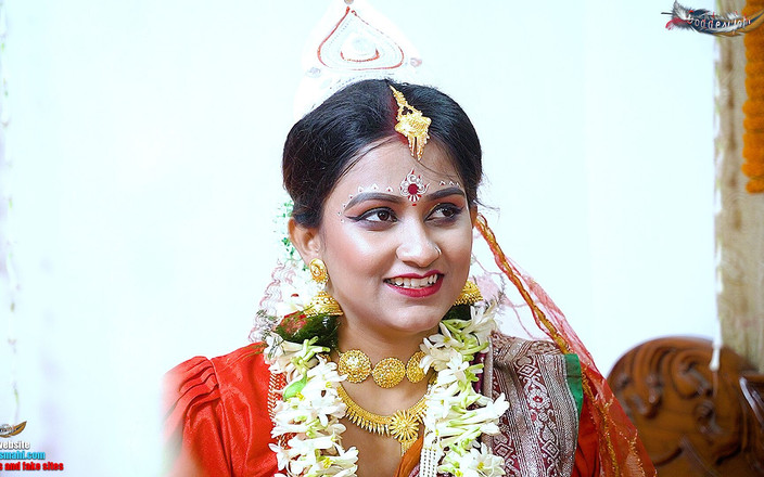 Desi Bold Movies: Дезі нова заміжня дружина хардкорно трахається з друзями свого хусбнада, коли вона була одна вдома, повний фільм