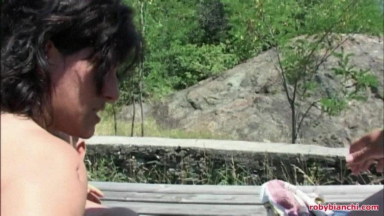 Topax Film Production: Amatoriale Italiano, Troia Pelosa Prende Due Cazzi All'aperto