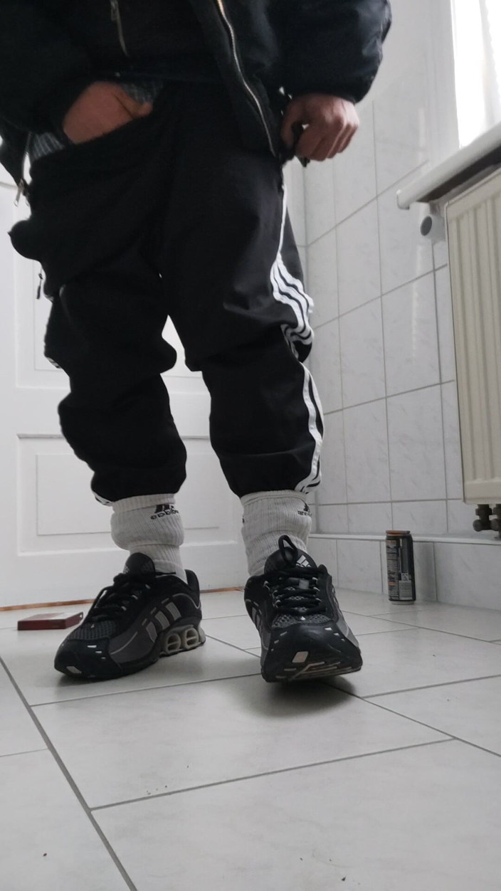 SmokedAlloy2: To Get Horny in the Wc, Dirty, Smelly, Wett. Dj -bro