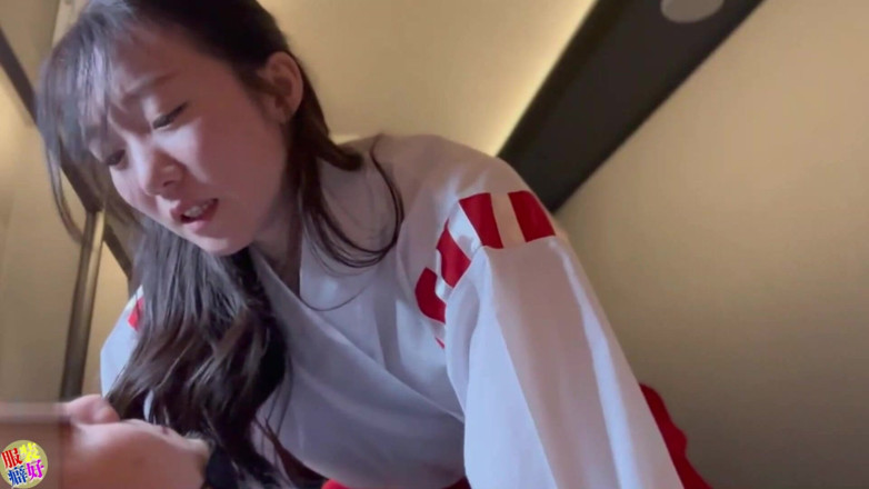 J-Girls Club: Eine verzauberte Stunde mit einer echten Miko