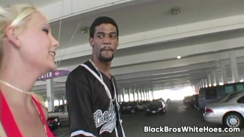 Black Bros White Hoes: Blonde Pornstar Elizabeth Del Mar Fucks a Big Black Cock