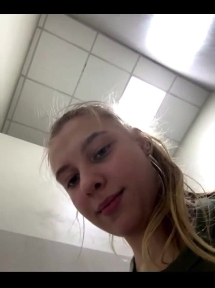 JuiceLussie: Louca fodendo se masturbando