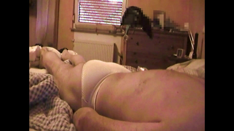 Mark Hannes: Hrb v bílých kalhotkách Od tchyně