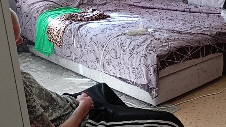 Zona901: La cameriera non ha indossato le mutandine di proposito