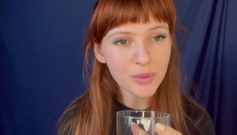 Goddess Krystal: Tükürdümü içiyorsun