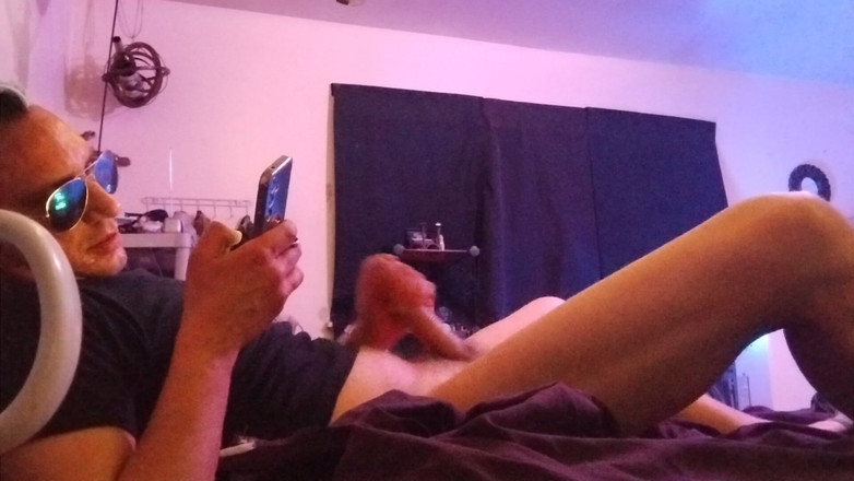 RoyToyBoi: Kamarád s velkým čůrákem kouří náklad