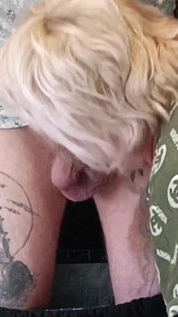 Komm in den mund der schwiegermutter, nachdem sie wichsen und blowjob haben