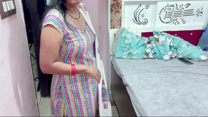 Neelima69: Je baise ma belle-mère sexy pour la première fois pendant...