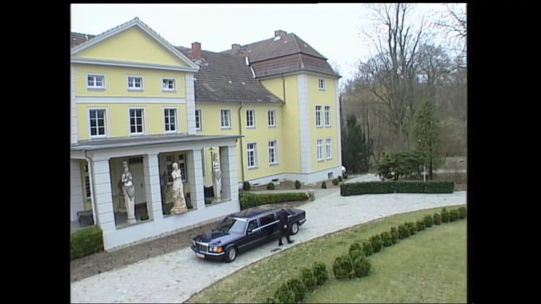 Deutschland porn: Blondynka napalona dziwka ostro zerżnięta, gdy jechała wielkiego kutasa