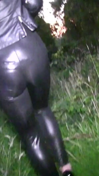 Cock Crazy MILF Portia Wells miluje sát doggers ptáky a dostat její obličej pokrytý spermatem