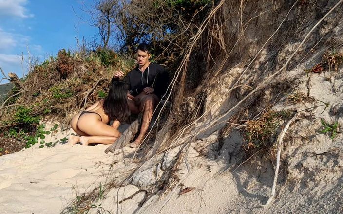 Couplebeach1: Posso succhiare il tuo cazzo? Unisciti a me