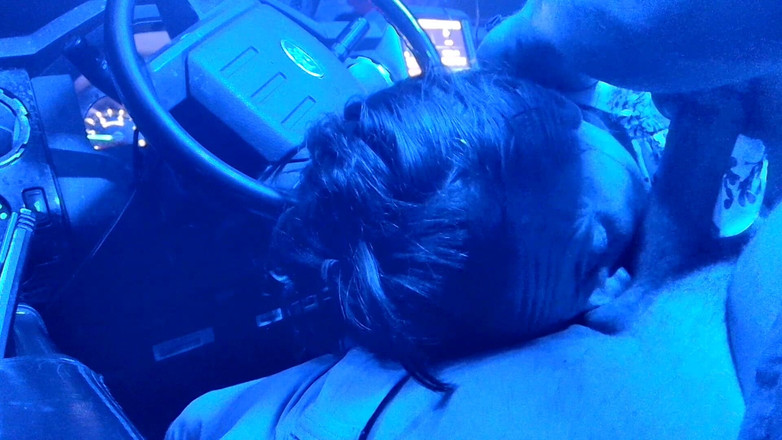 VinnyMacNDelilah: Mamada en mi camión, semen en boca