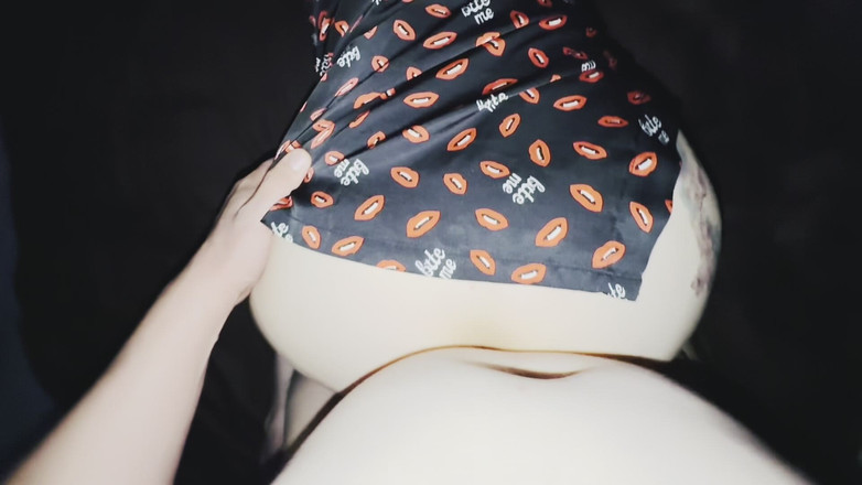 sexalko: Ibu tiri MILF berkongkek dubur, di atas lantai bonggong, dan...