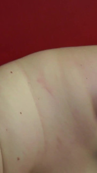 Una donna enorme si fa scopare il culo grosso da un ragazzo di colore