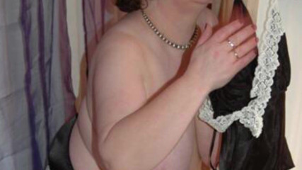 Chris44G: Chris44g, lingerie en satin noir