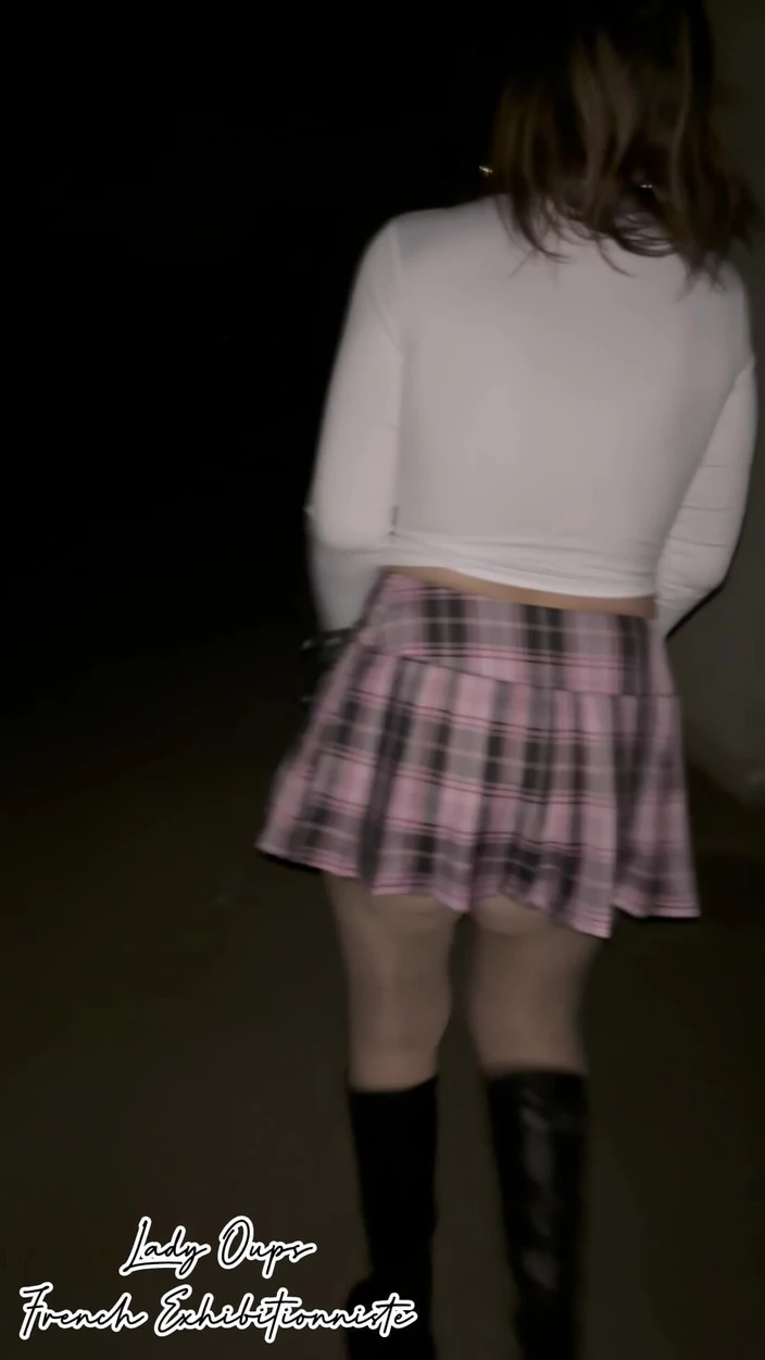 Бірінші жұбайымен және барменімен теңізде секс