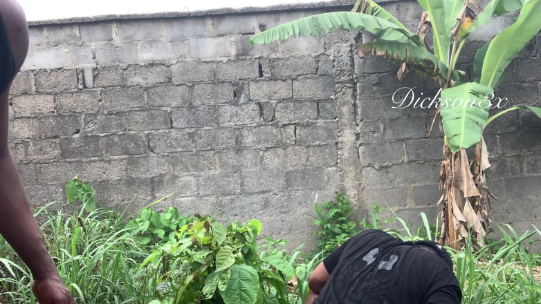 Dickass3x: Gali gaya anjingnya yang sibuk dengan kontol hitam besarku