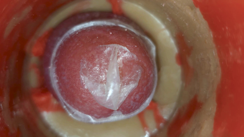 Creme sperm: Un Flusso Incontrollabile Riempie La Figa Con Un'infinita Pressione Interna