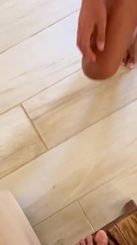 Mein Freund, verrückt nach einem Schwanz, weckt mich mit einem tiefen Blowjob, reitet auf meinem Schwanz und ich komme in seinen Arsch