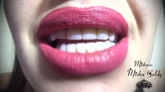 Goddess Misha Goldy: Labbra rosa fragola JOI
